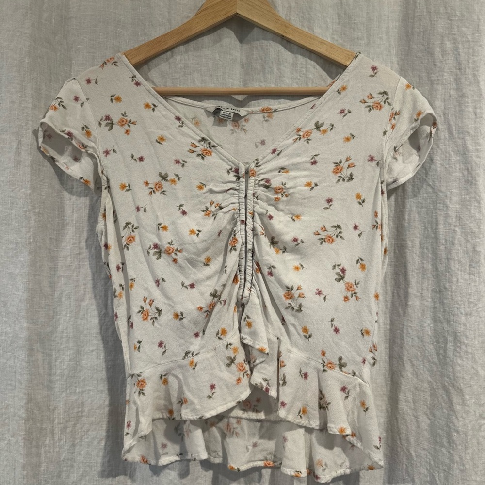 american eagle | ruffle sleeve floral top